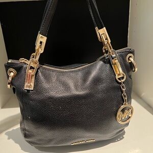 Black Michael Kors shoulder/tote bag